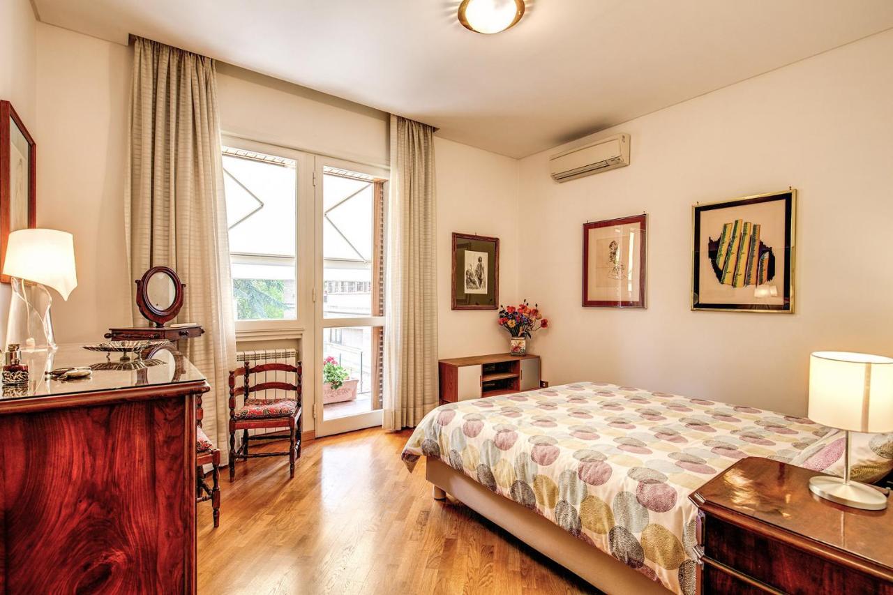 Terrazza Piccolomini: Elegant Apartment Stunning View Over Rome/St Peter'S Dome Roma Exterior foto