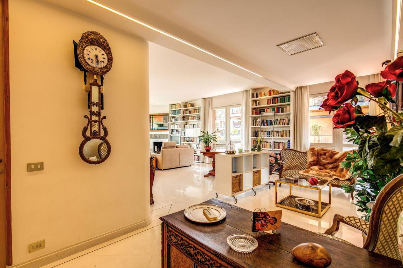 Terrazza Piccolomini: Elegant Apartment Stunning View Over Rome/St Peter'S Dome Roma Exterior foto