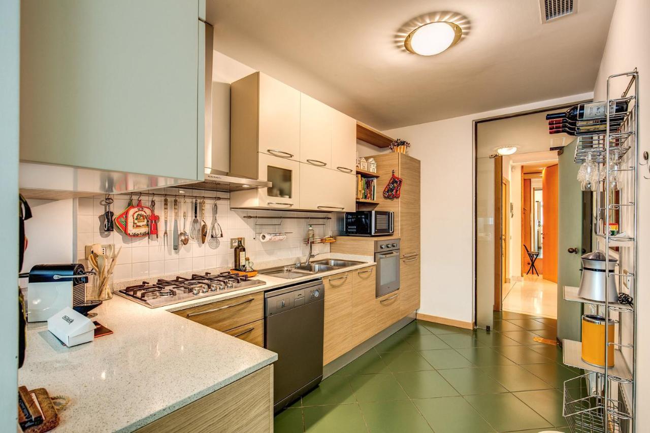 Terrazza Piccolomini: Elegant Apartment Stunning View Over Rome/St Peter'S Dome Roma Exterior foto